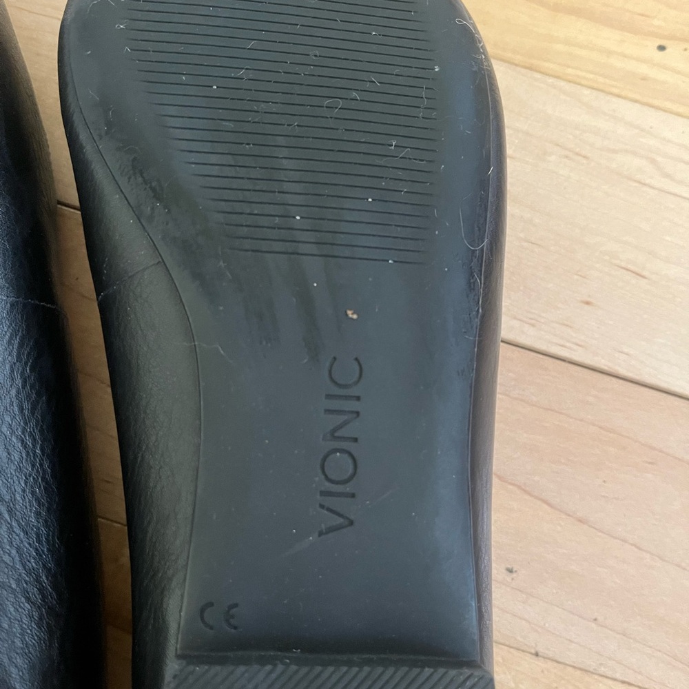 20% OFF 2+ BUNDLES! Vionic Flat Mary Jane Shoes. Black. Size 8 - Picture 7 of 7
